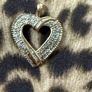 Elegant Gold 10K with diamond Heart Pendant